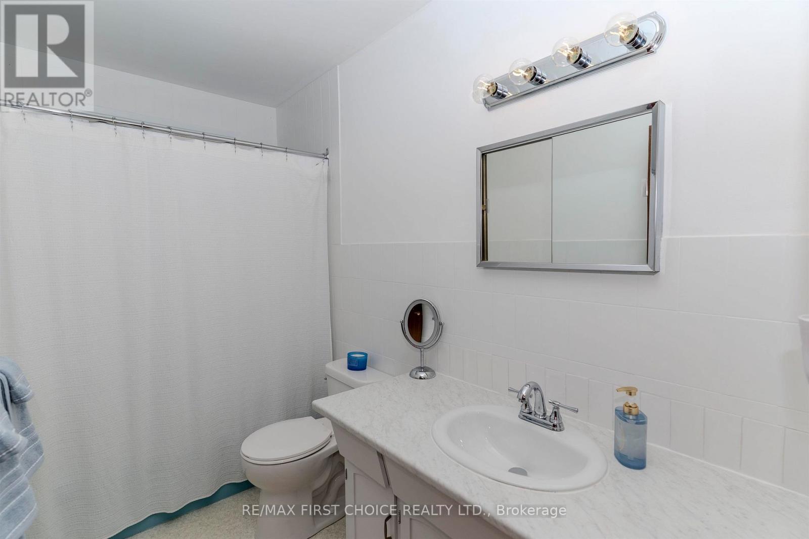 386 LAMBTON PLACE - 25