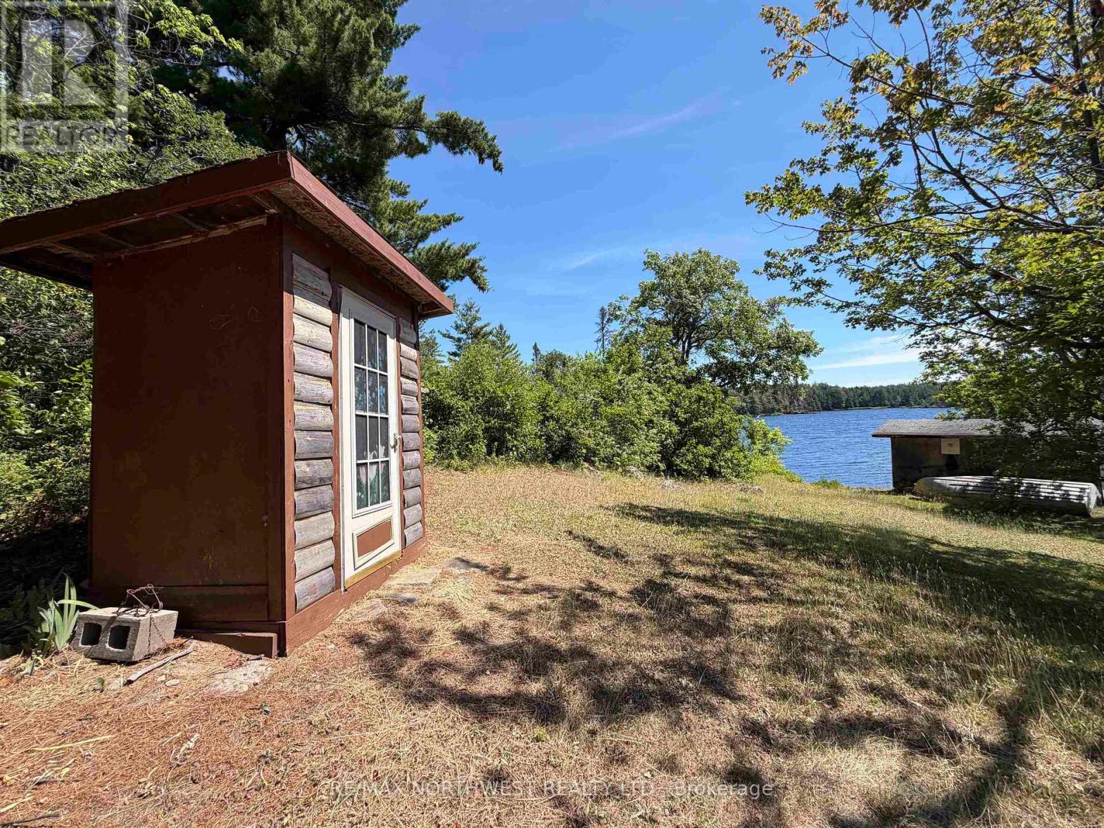 G1686 RAINY LAKE - 28