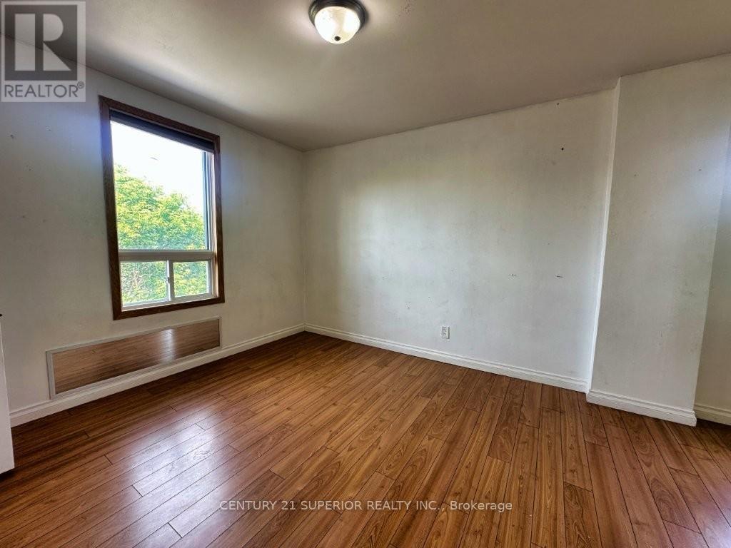 241 SYNDICATE AVE N - 28