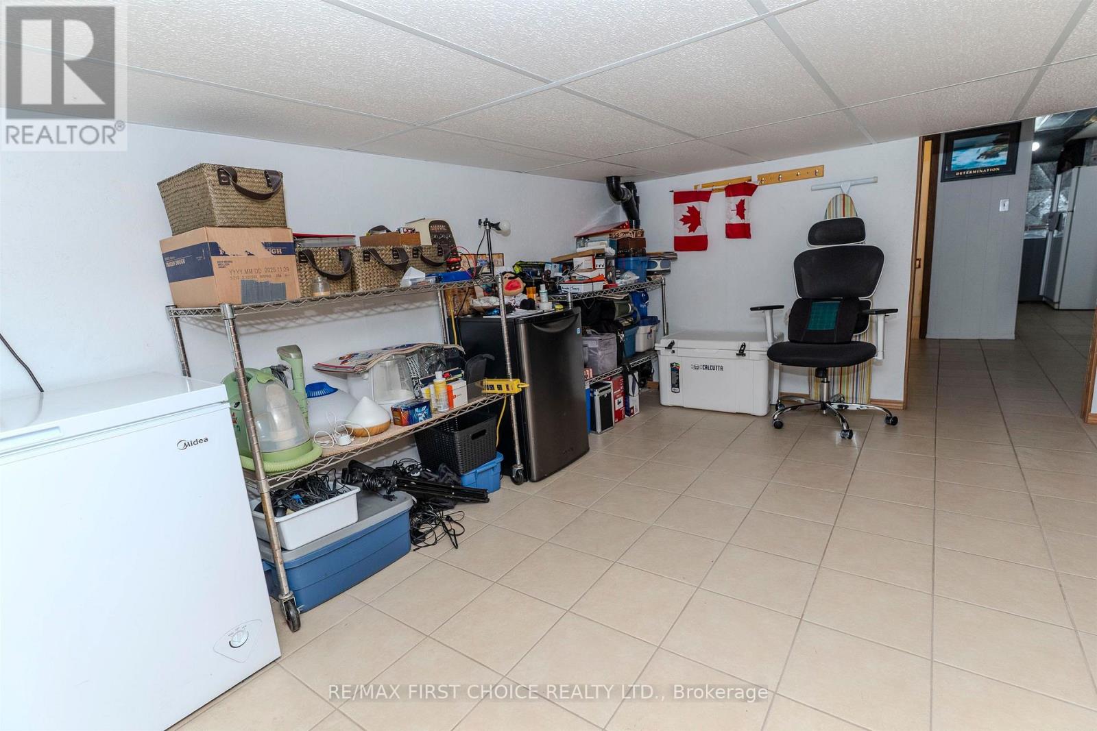 386 LAMBTON PLACE - 38