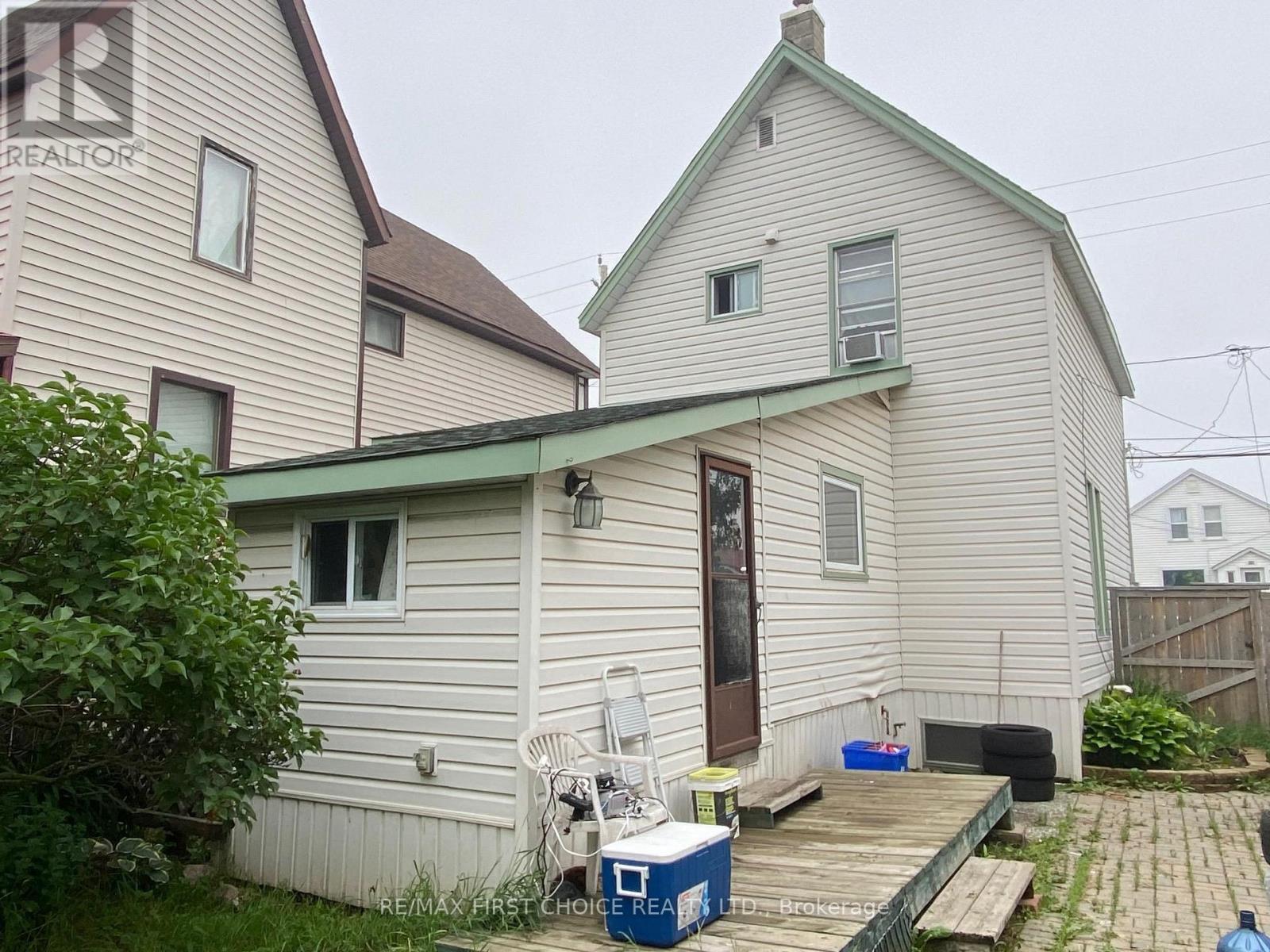 12 MACHAR AVENUE - 3