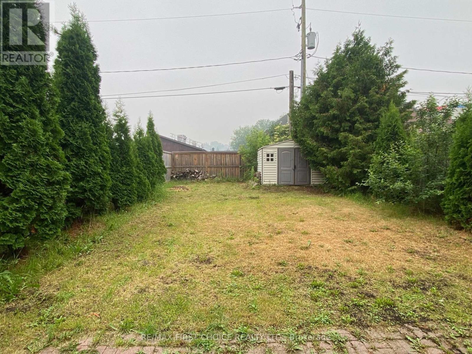 12 MACHAR AVENUE - 10