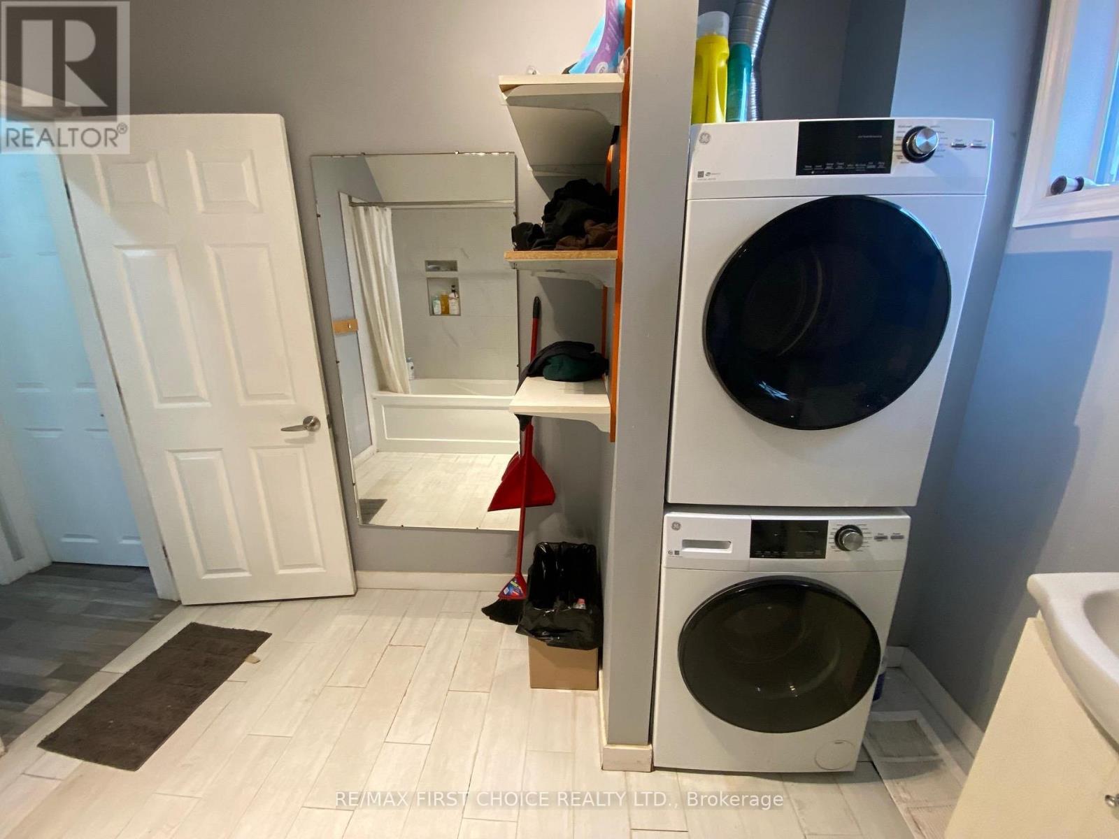 12 MACHAR AVENUE - 7