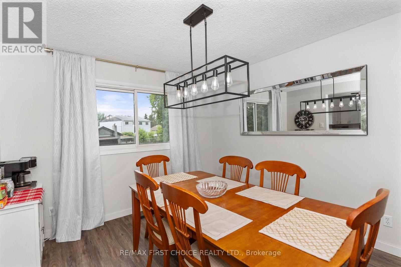 386 LAMBTON PLACE - 12