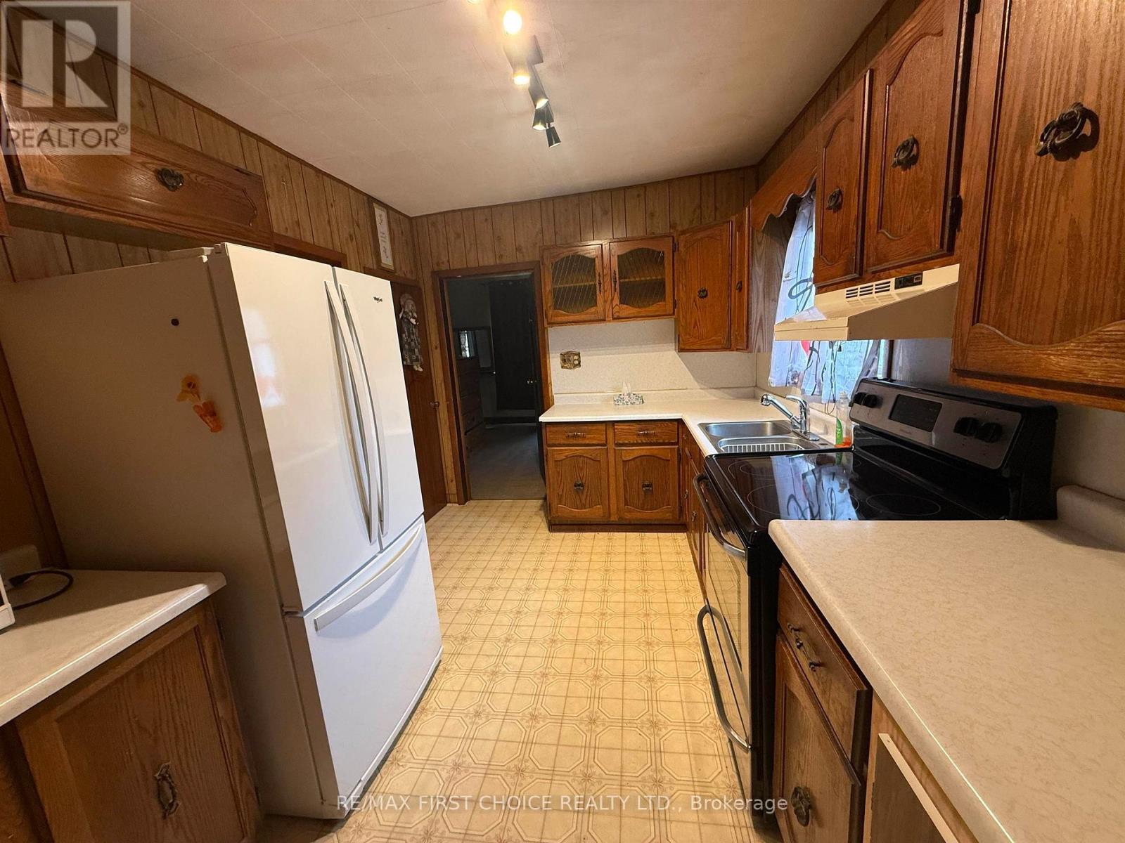 195 WEST RIVER ROAD - 10
