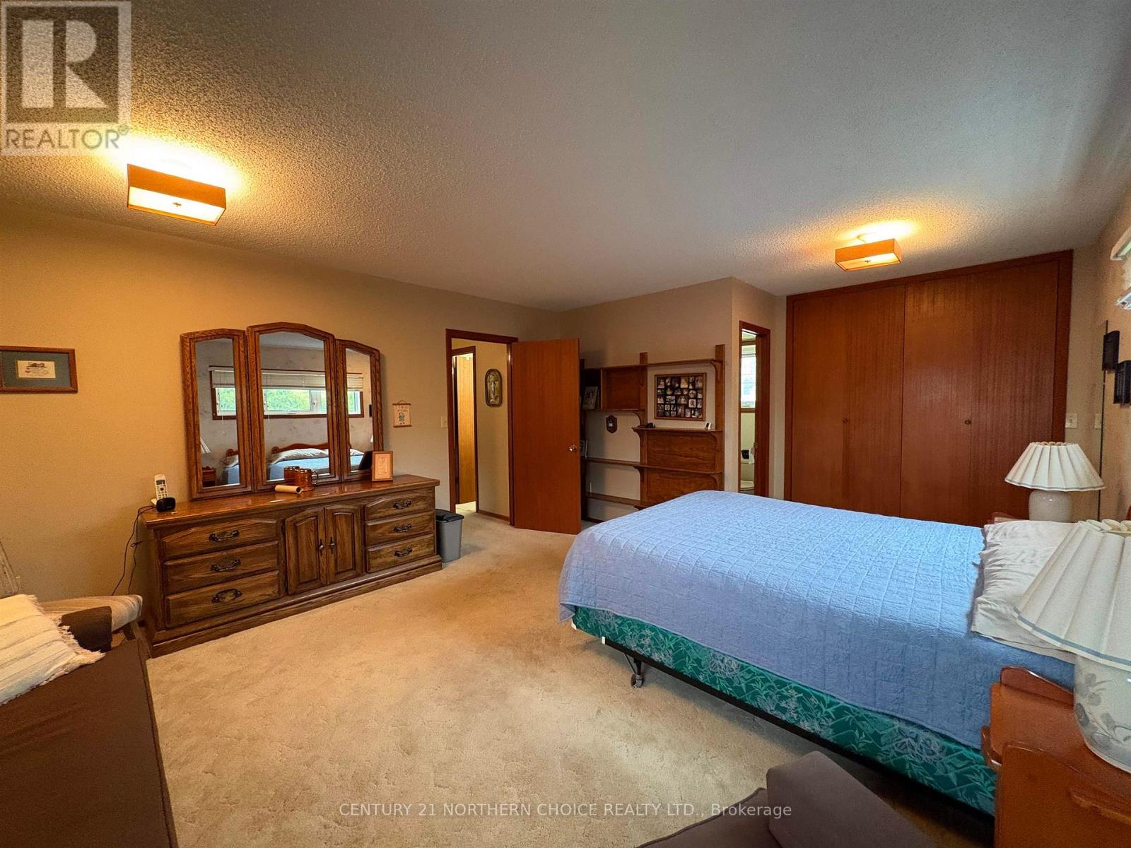 952 RUSSELL BYWAY - 31