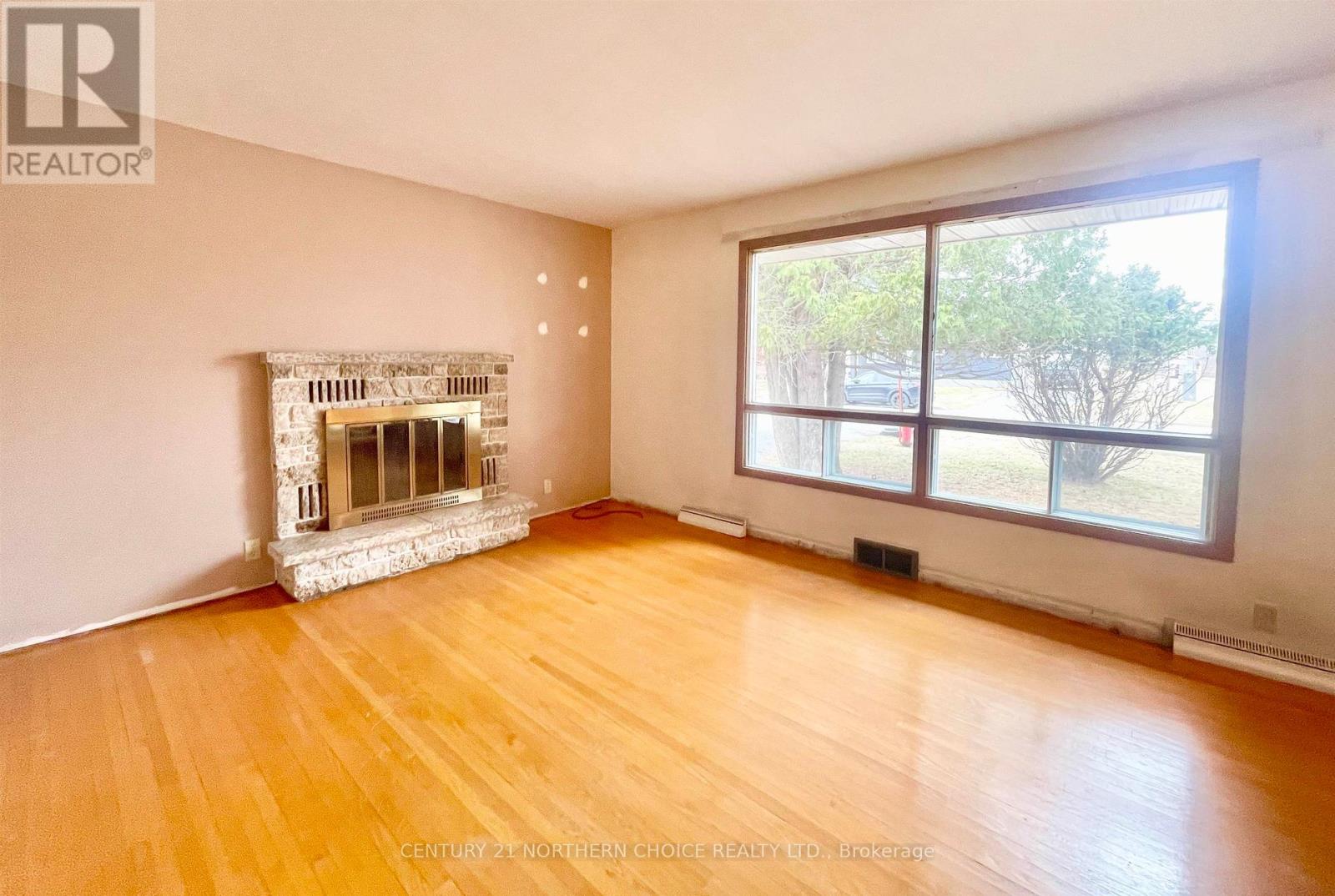 45 DINGWALL PARKWAY - 3