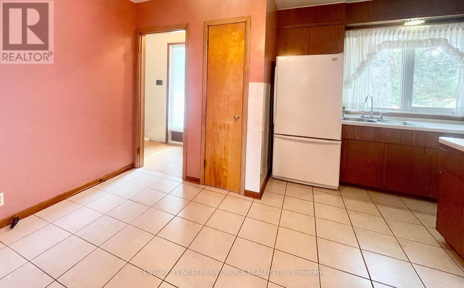 45 DINGWALL PARKWAY - 12