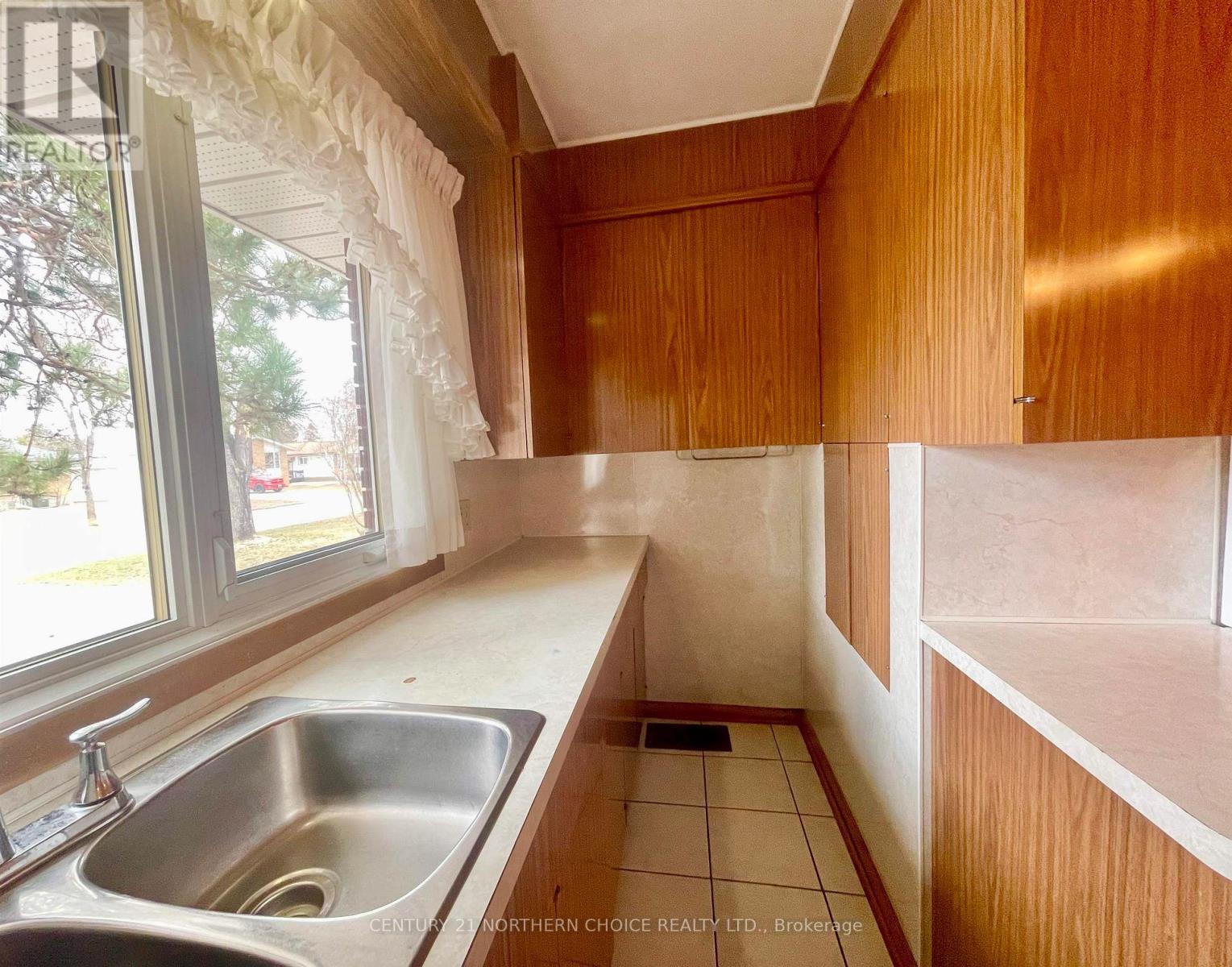 45 DINGWALL PARKWAY - 10
