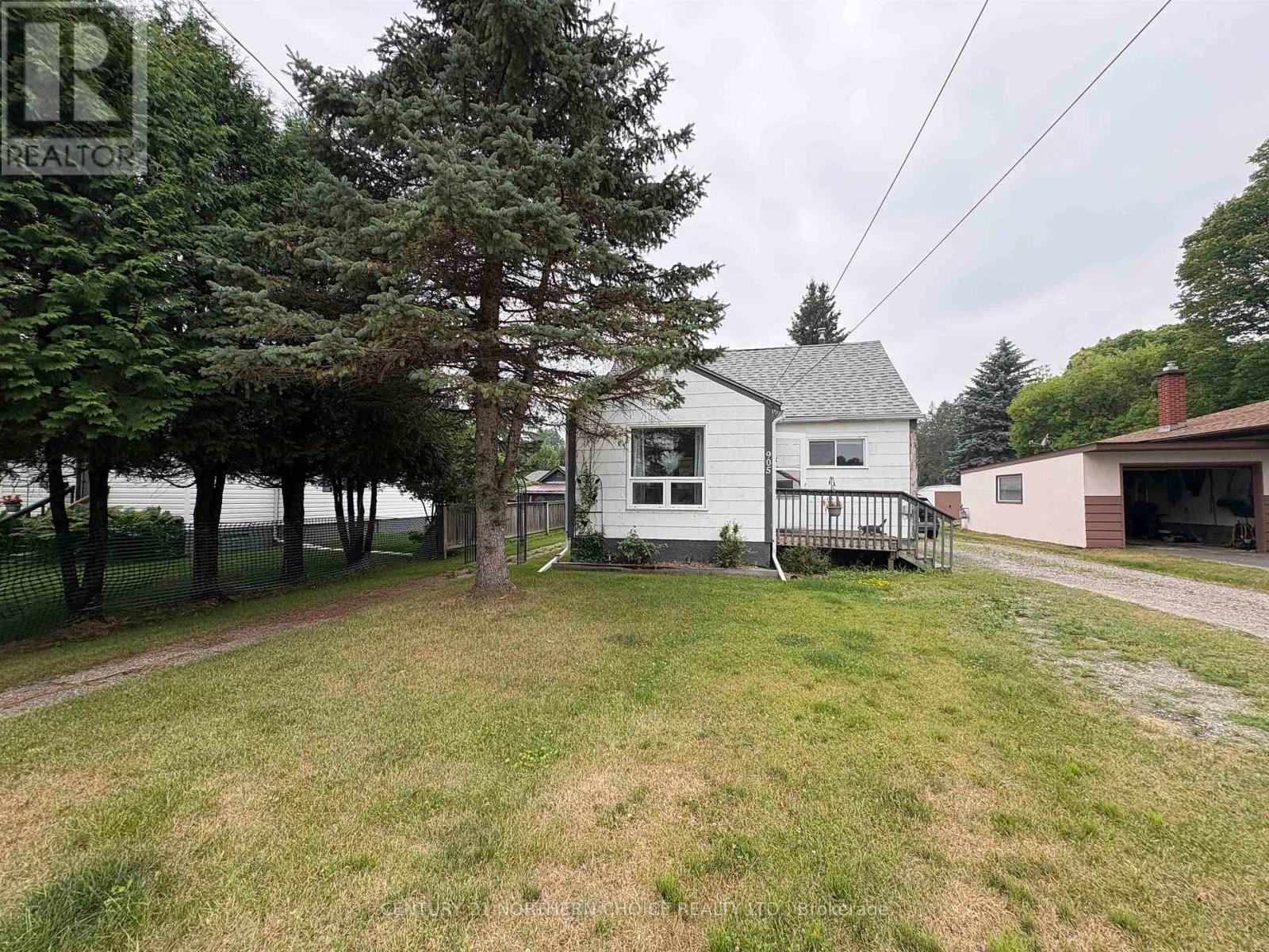 905 PORTAGE AVENUE N - 2