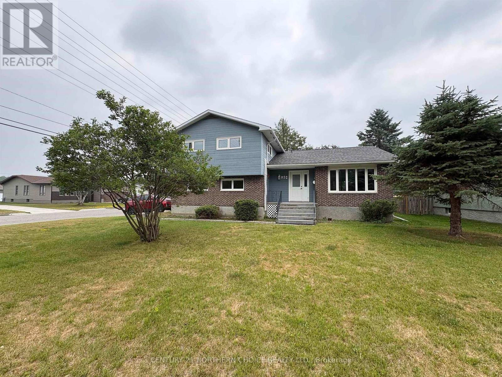 952 RUSSELL BYWAY - 2