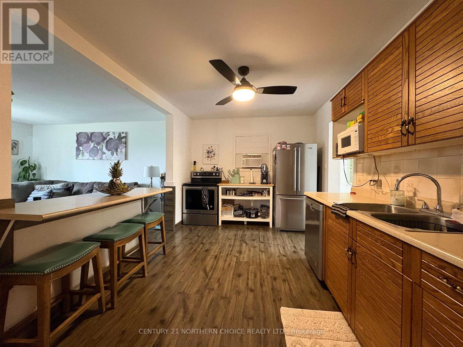 905 PORTAGE AVENUE N - Image 9
