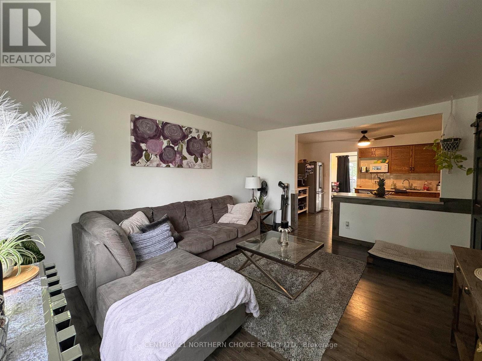 905 PORTAGE AVENUE N - 5