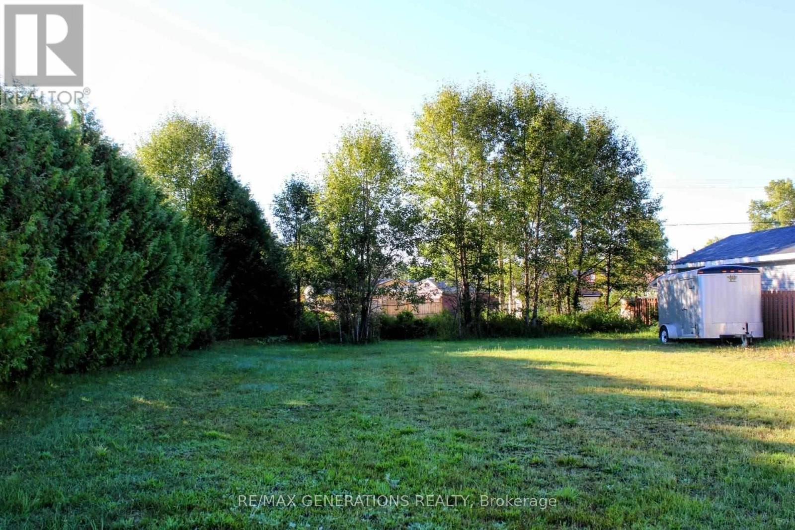 4 Sandpiper Avenue, Manitouwadge (TB-73), Ontario, P0T2C0, Manitouwadge (TB-73), Ontario — photo 2 of 3