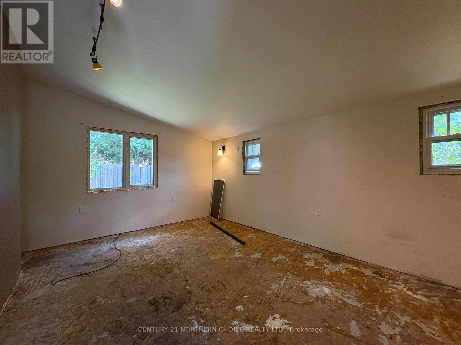808 PORTAGE AVENUE - Image 20