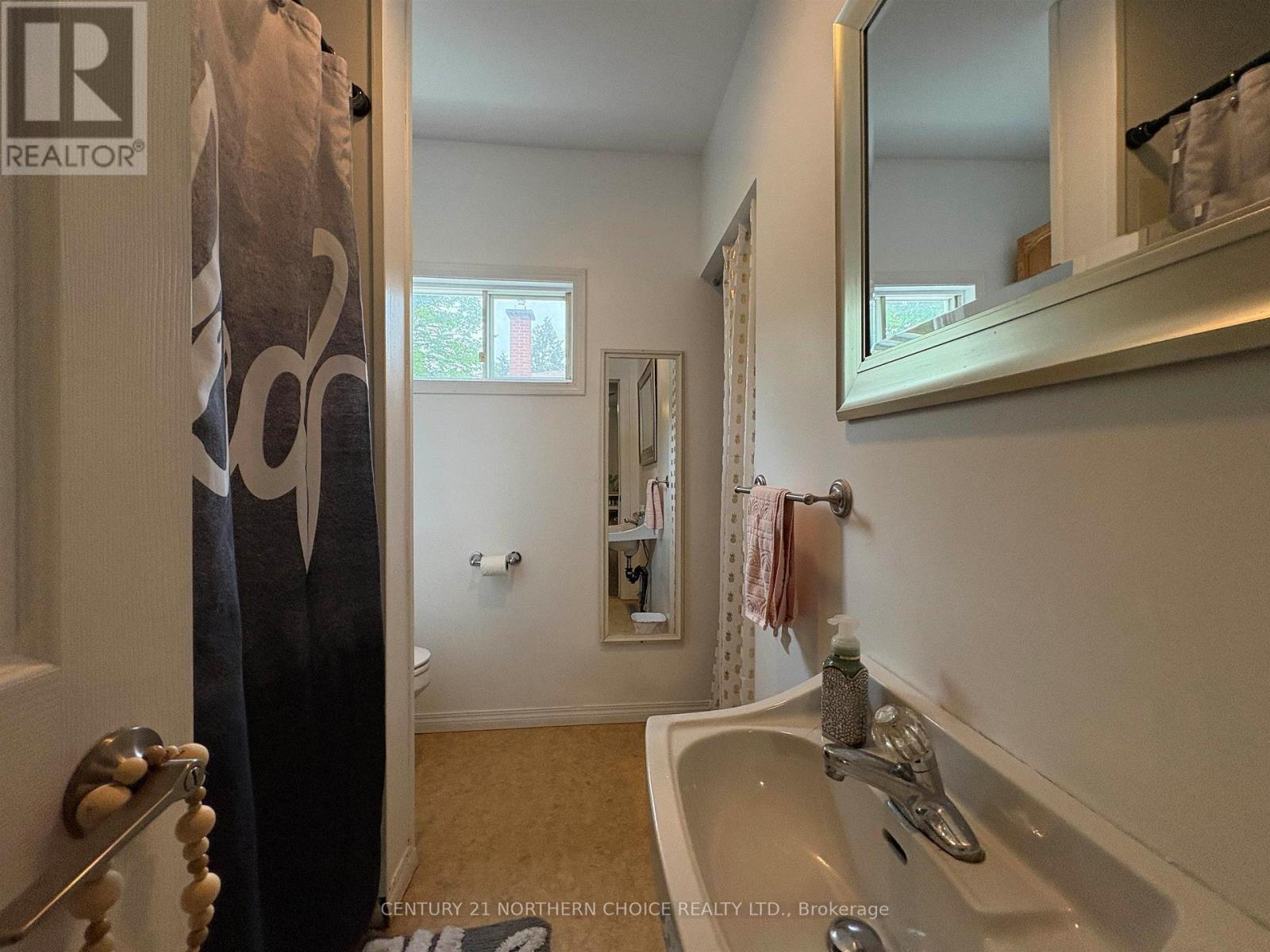 905 PORTAGE AVENUE N - 14