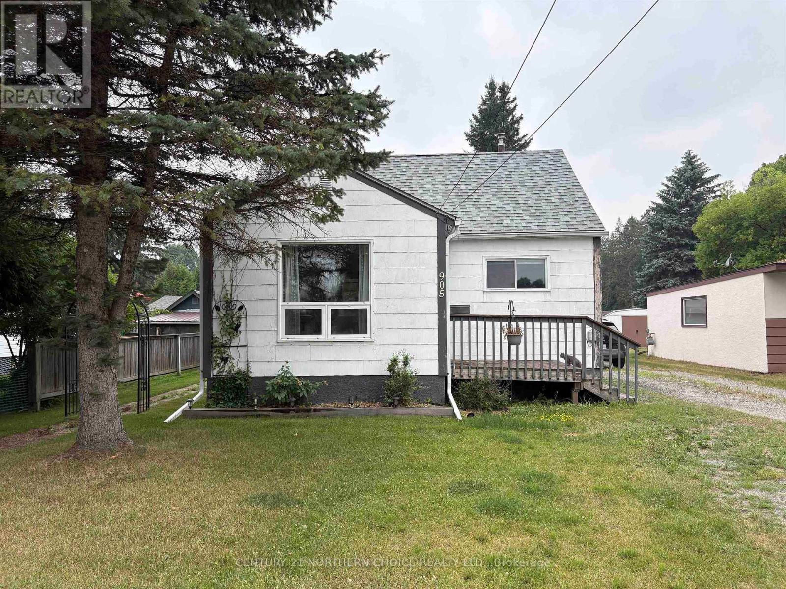 905 PORTAGE AVENUE N - 1