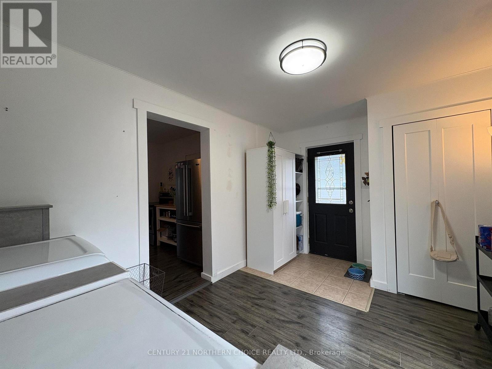 905 PORTAGE AVENUE N - Image 19