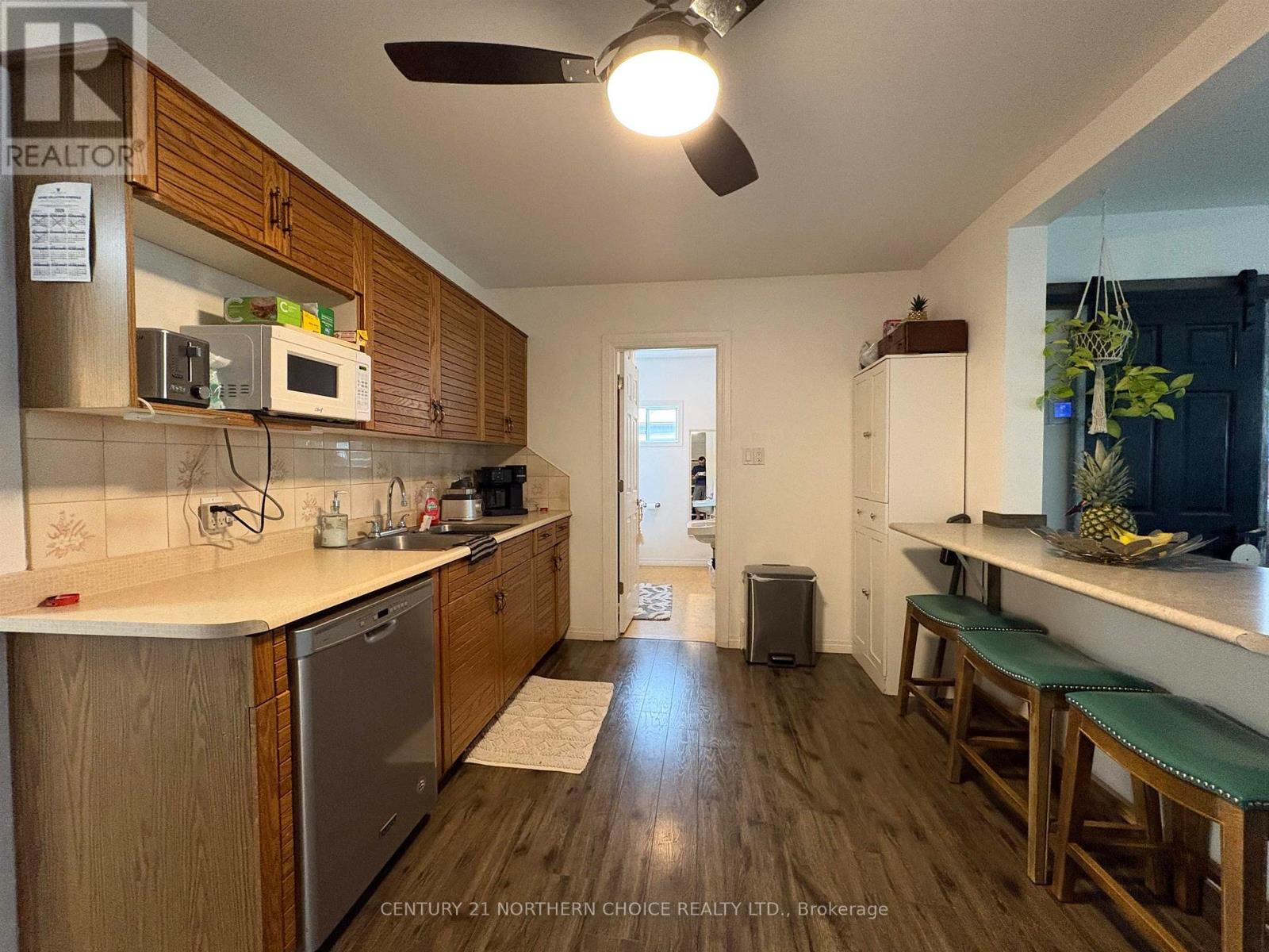 905 PORTAGE AVENUE N - 8