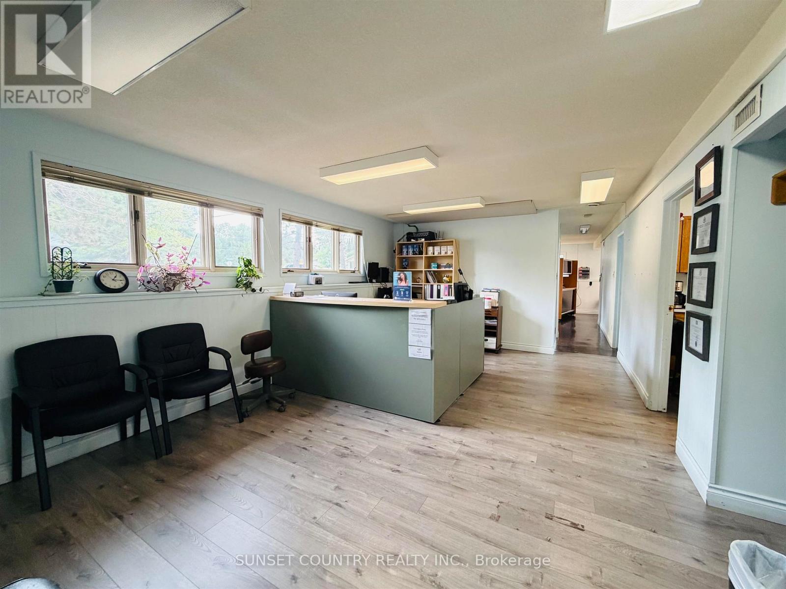 239 MEMORIAL AVENUE - 31