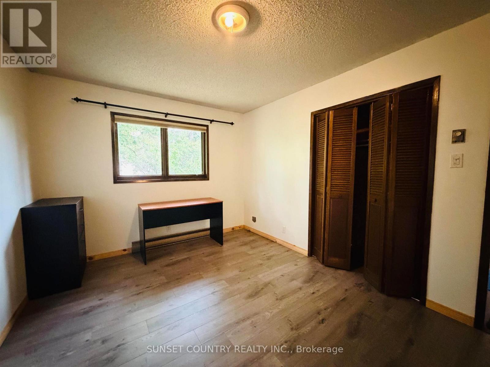 239 MEMORIAL AVENUE - 24