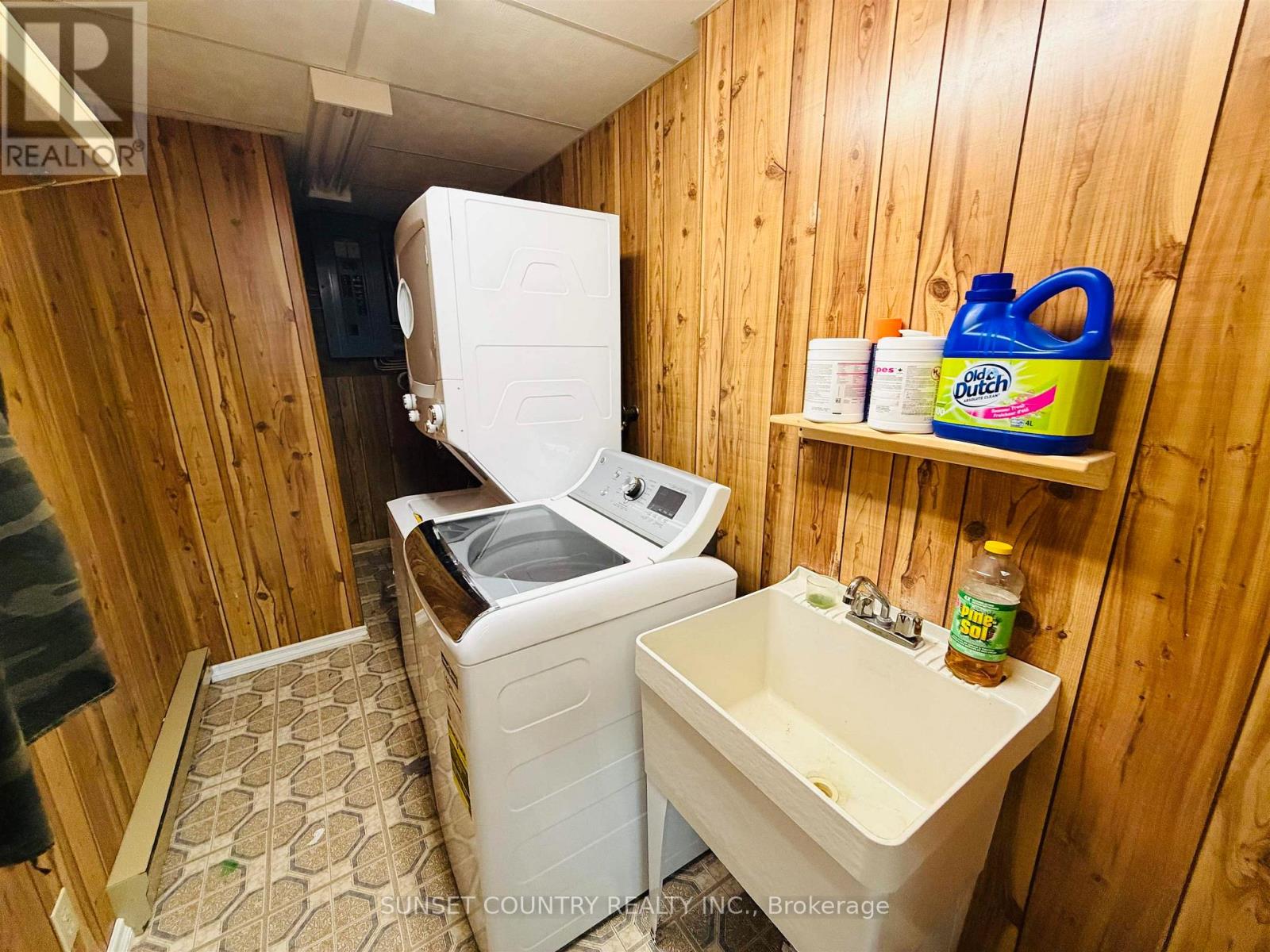 239 MEMORIAL AVENUE - 39