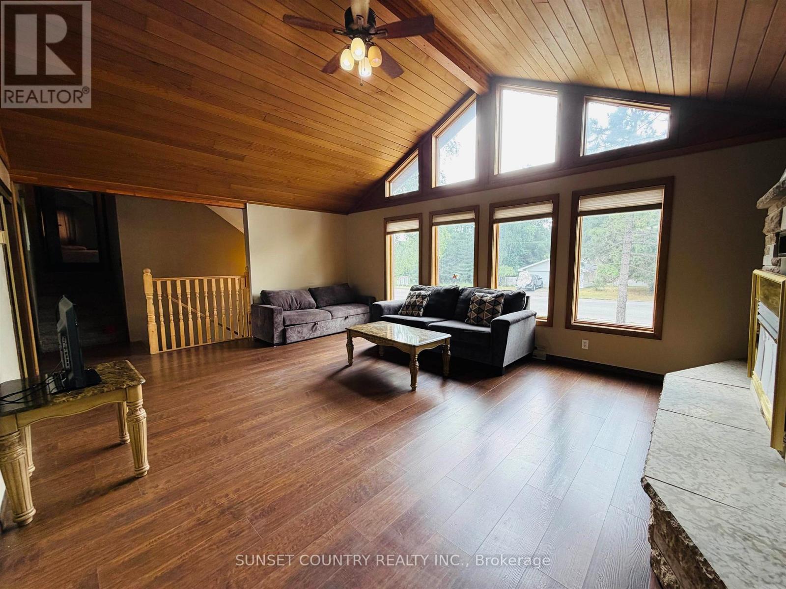 239 MEMORIAL AVENUE - Image 8