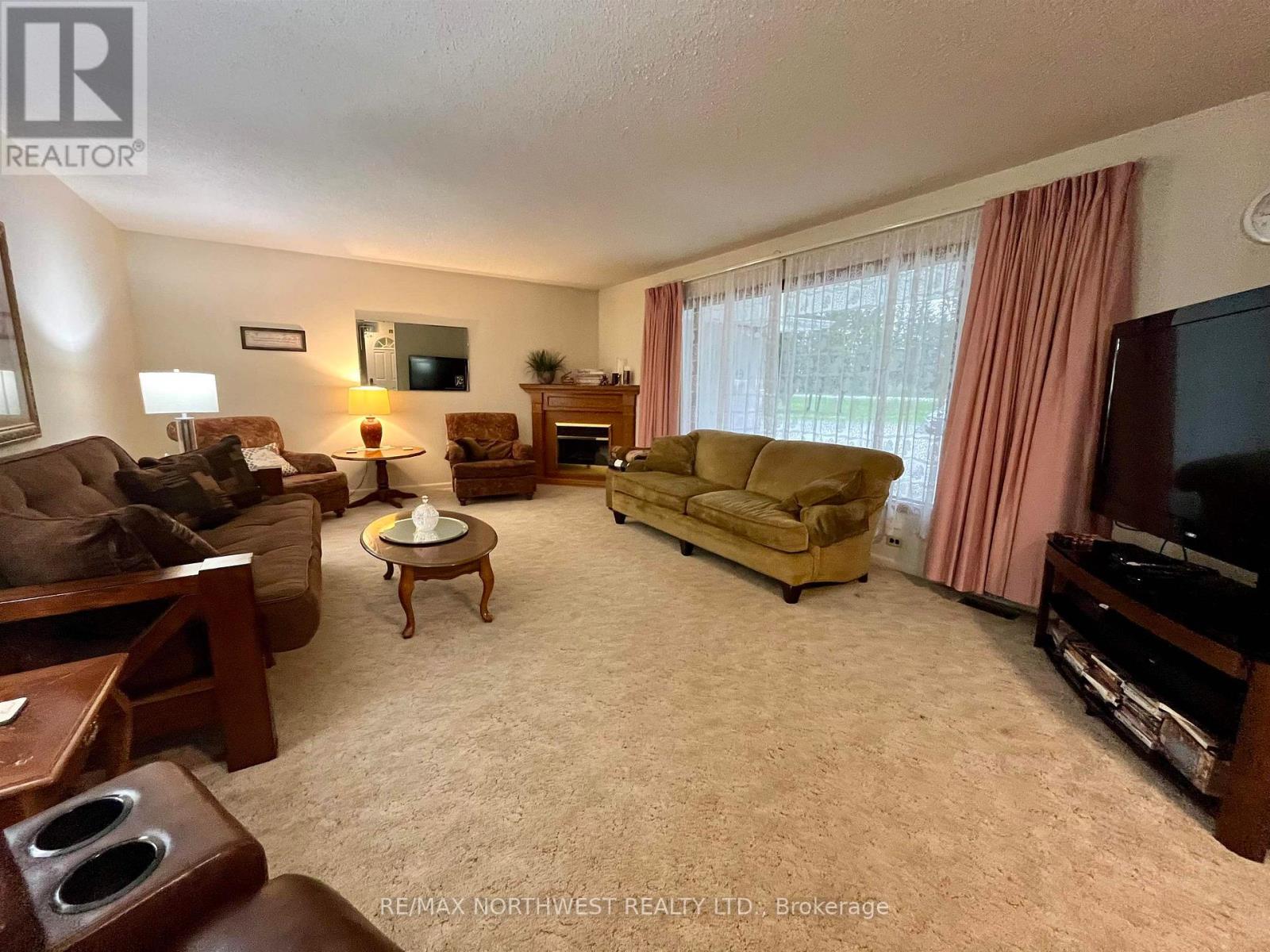 986 HWY 11 - Image 16