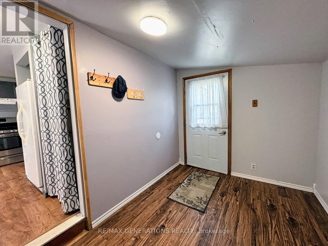 24 JACKSON CRESCENT - 17