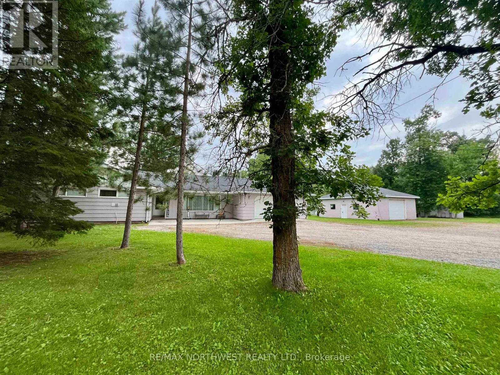 986 HWY 11 - 4