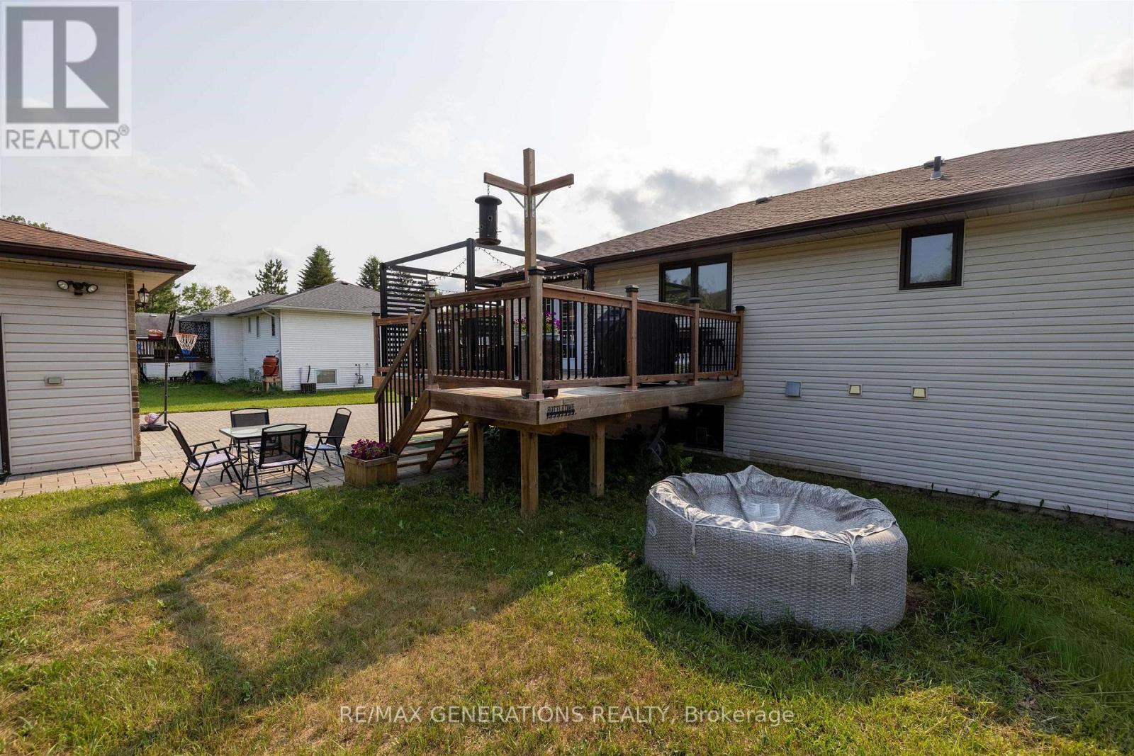 2446 CASPIAN STREET - Image 25