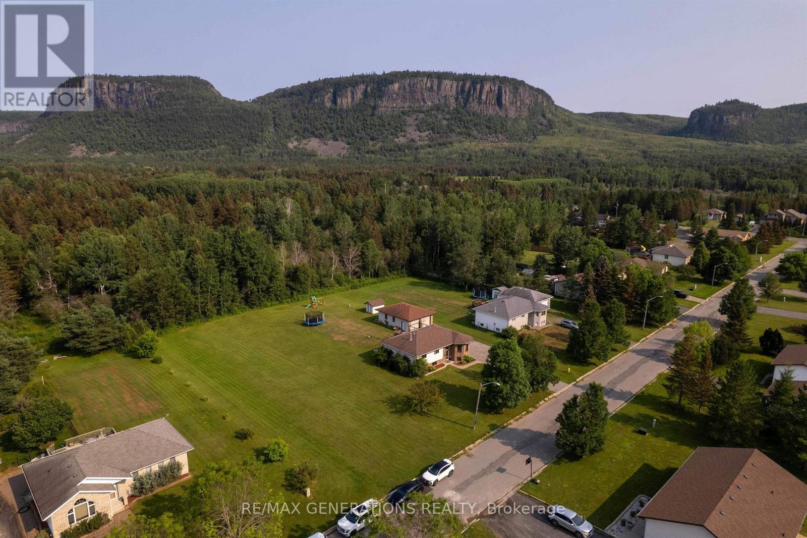 2446 CASPIAN STREET - Image 31