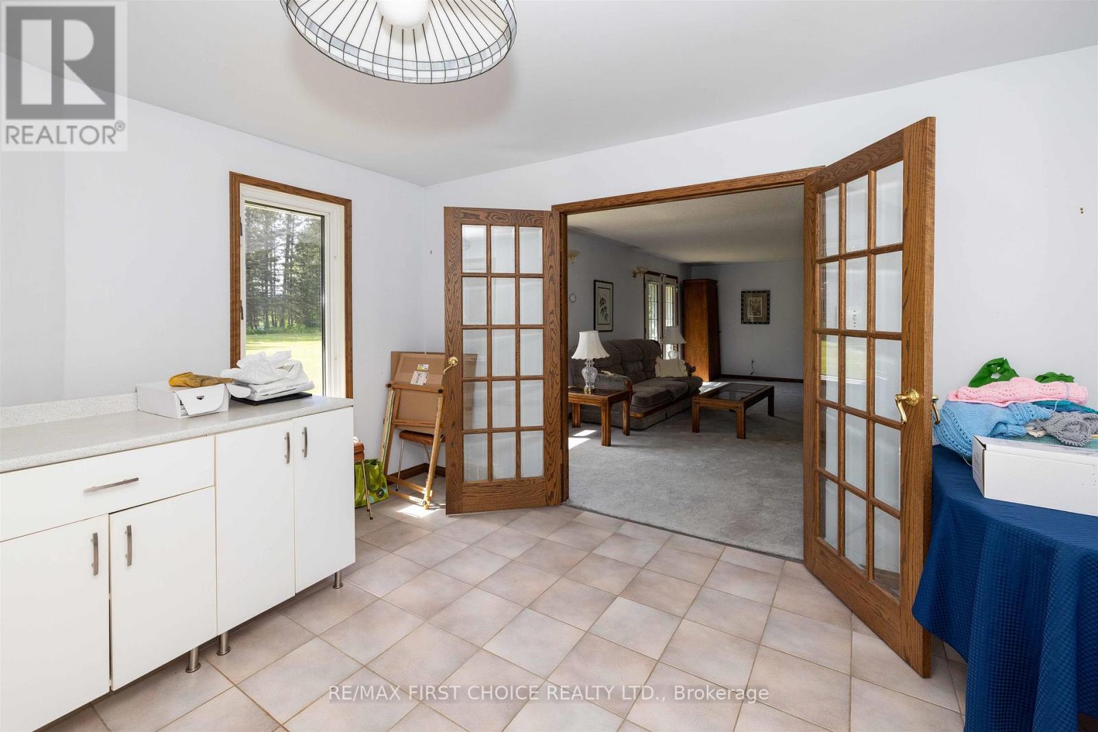 1155 VICTOR STREET S - 44