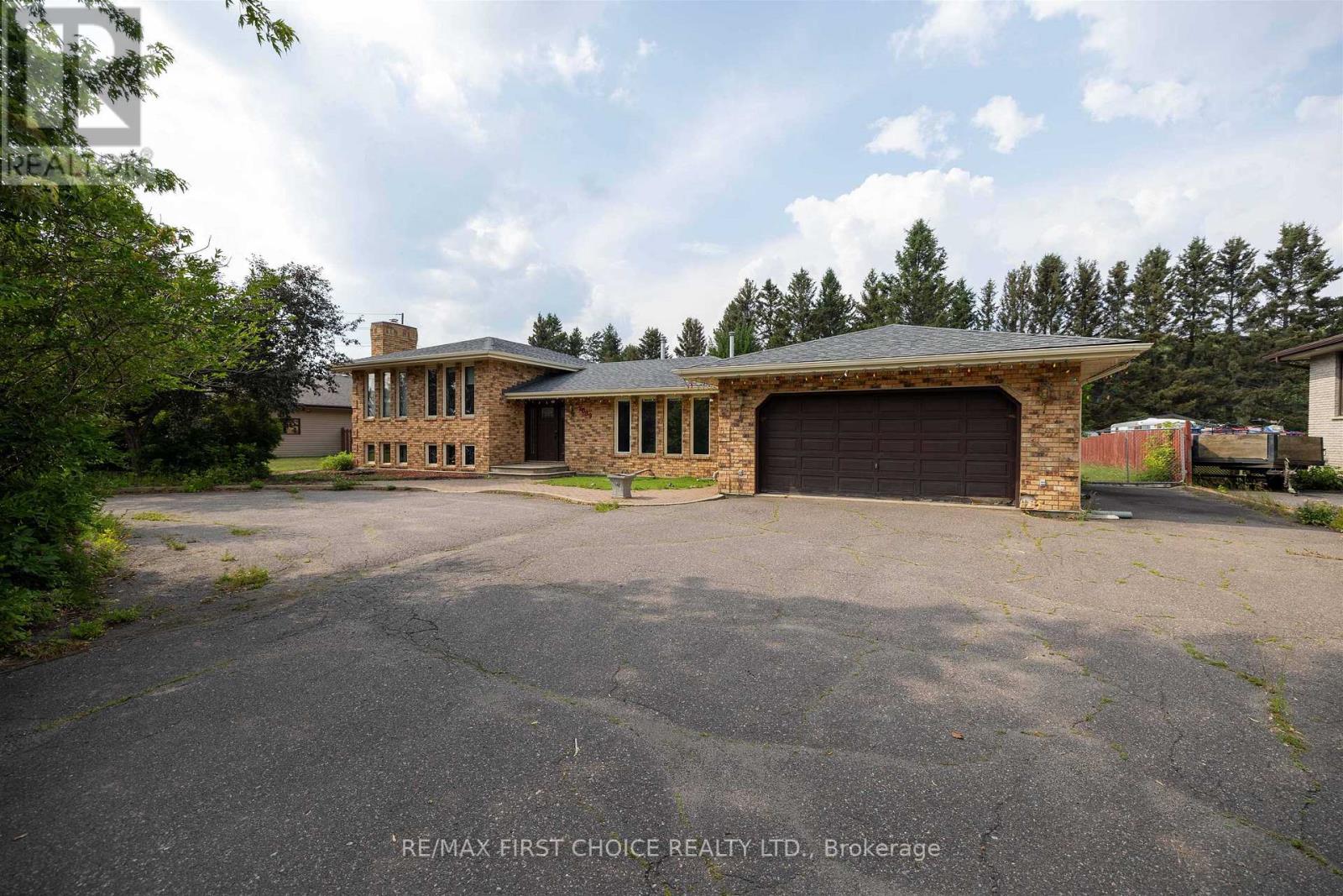 2089 OTWAY STREET - 2