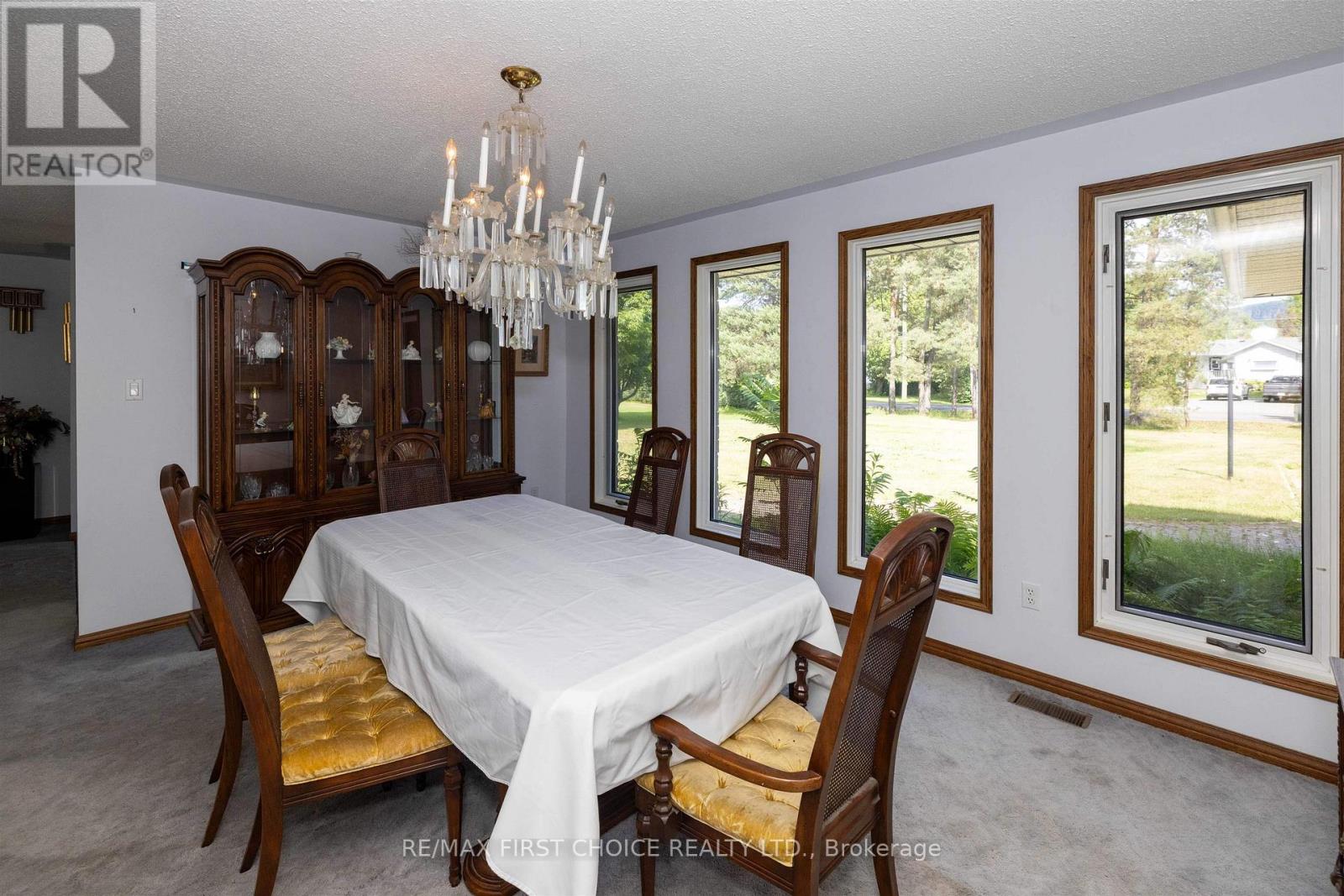 1155 VICTOR STREET S - Image 23