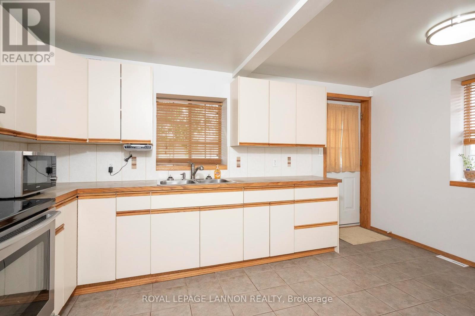 127 Court St South, Thunder Bay (Court / Cumberland), Ontario, P7B2X5, Thunder Bay (Court / Cumberland), Ontario — photo 5 of 5