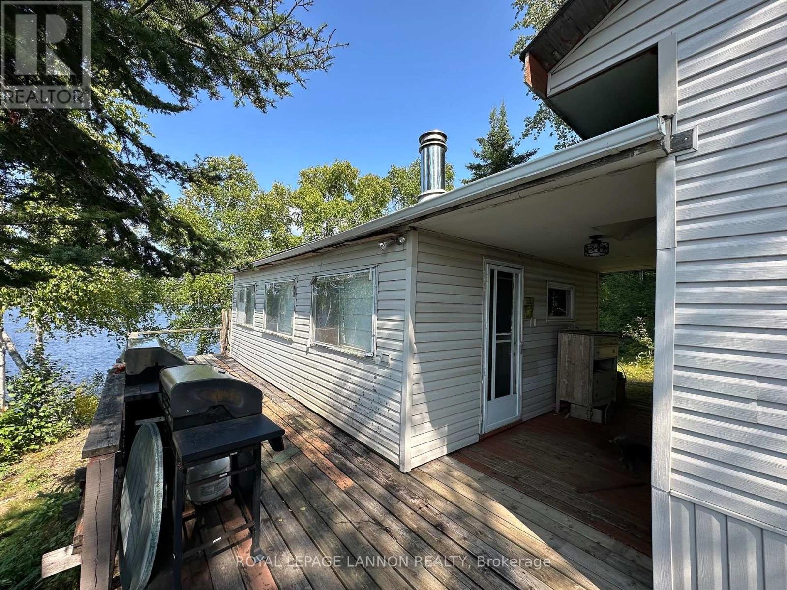430 CASTOR ISLAND - Image 17