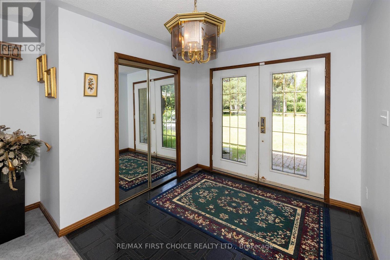 1155 VICTOR STREET S - Image 36
