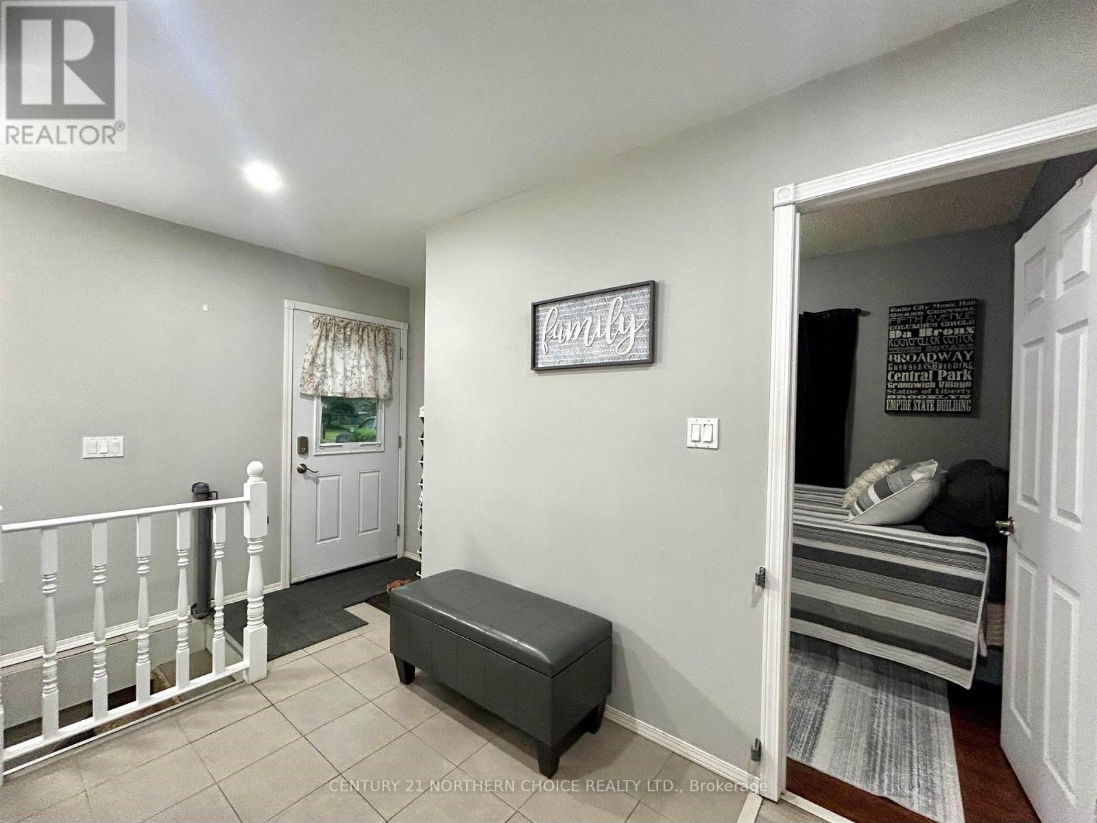 554 ELM AVENUE, Fort Frances (TB-401) — photo 9