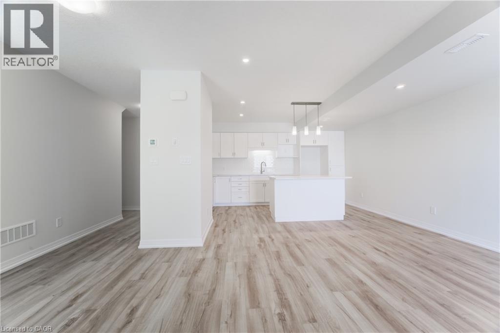 25 URBANE Boulevard - Image 8