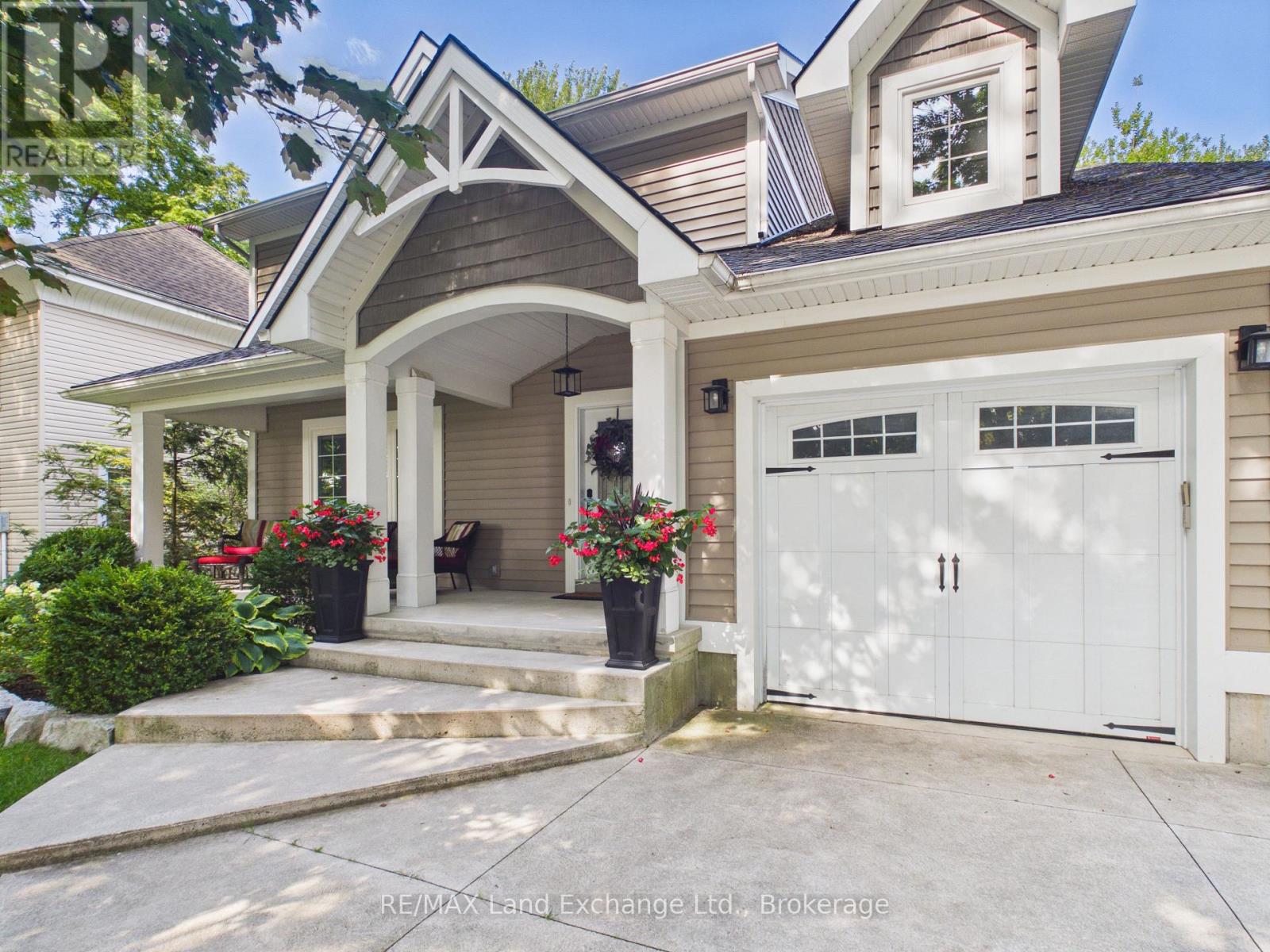 7 MCGILL STREET - 2