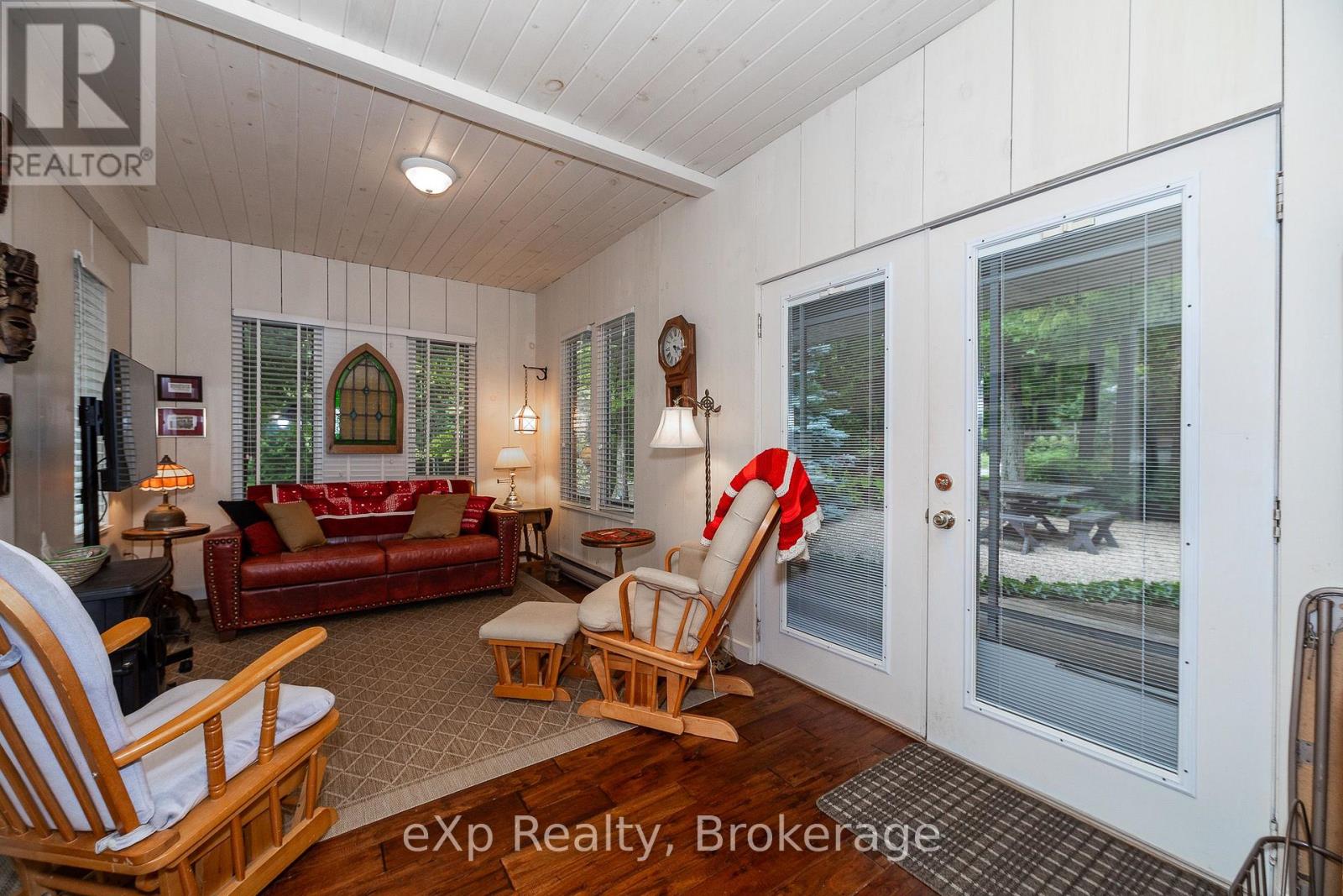 127 PAISLEY DRIVE - 32