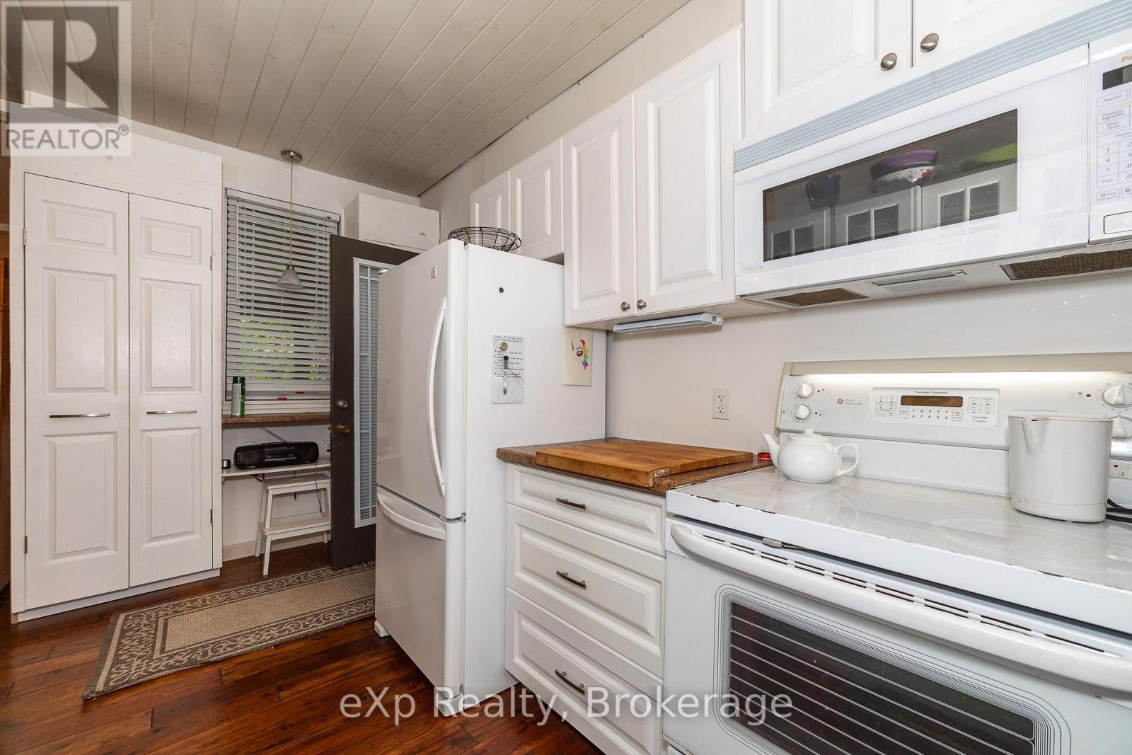 127 PAISLEY DRIVE - 41