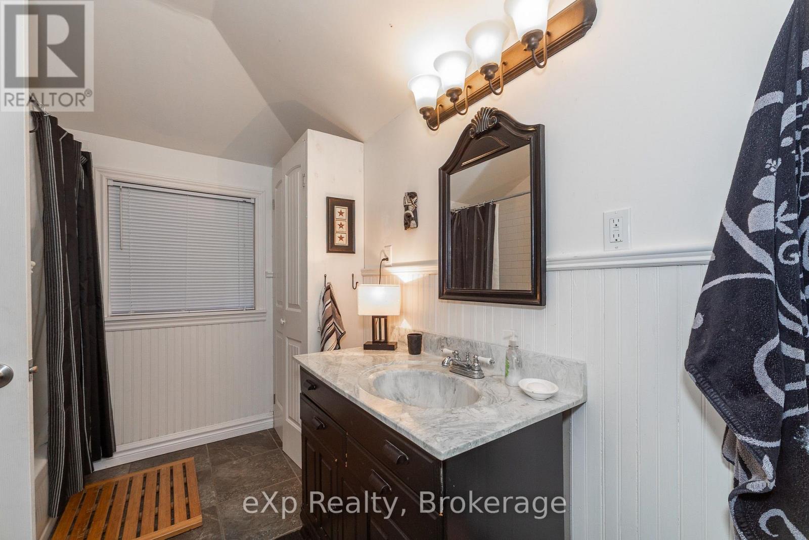 127 PAISLEY DRIVE - 47
