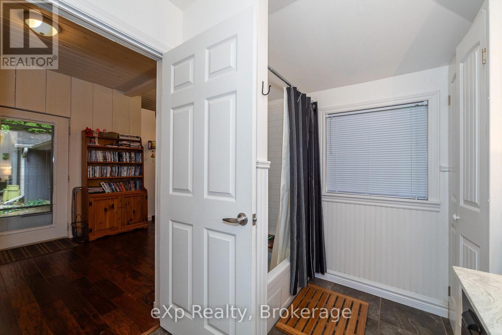 127 PAISLEY DRIVE - 48