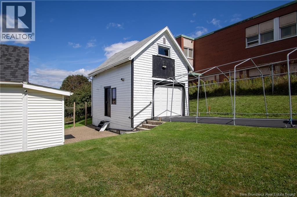 290 Tower Street - Image 39