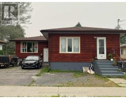 Living room - 218 Powley Street, Thunder Bay, ON P7A2K9 Photo 7