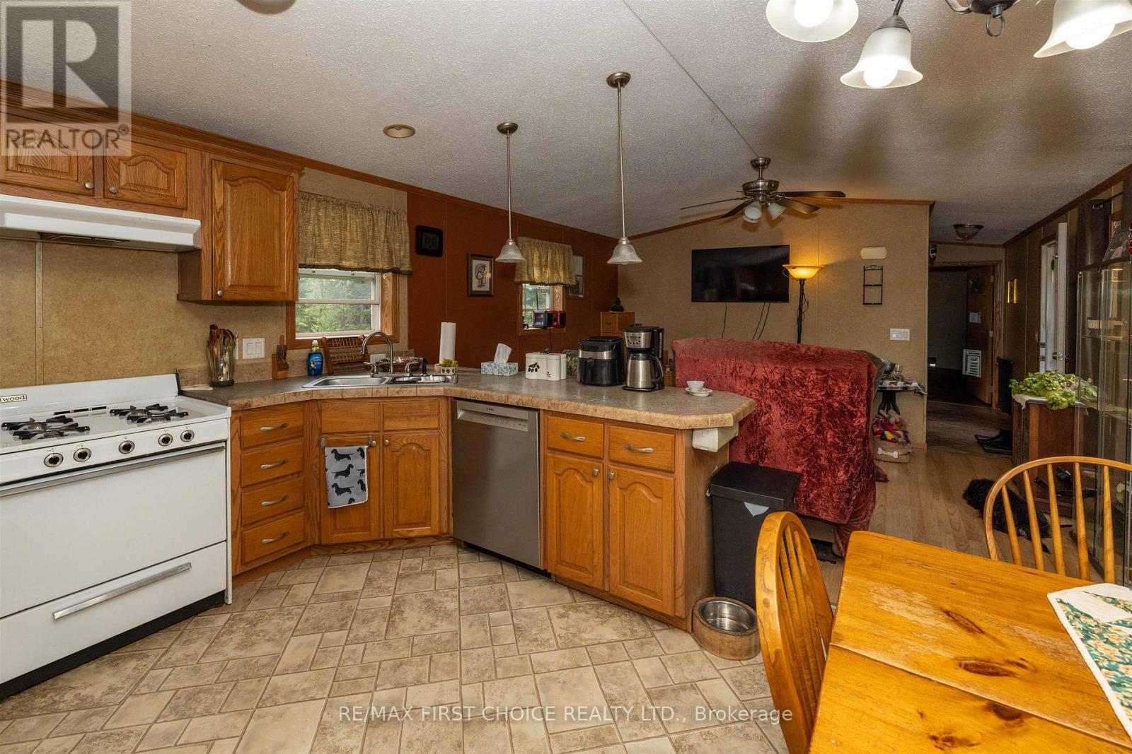 200 CAPTAIN ROAD - Image 11