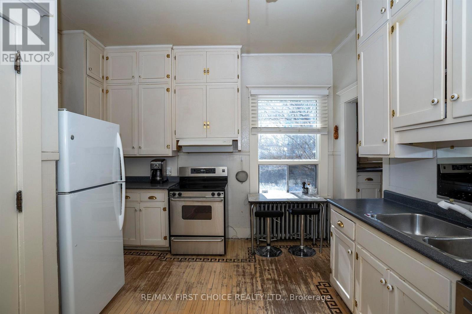 43 SUMMIT AVENUE - 24