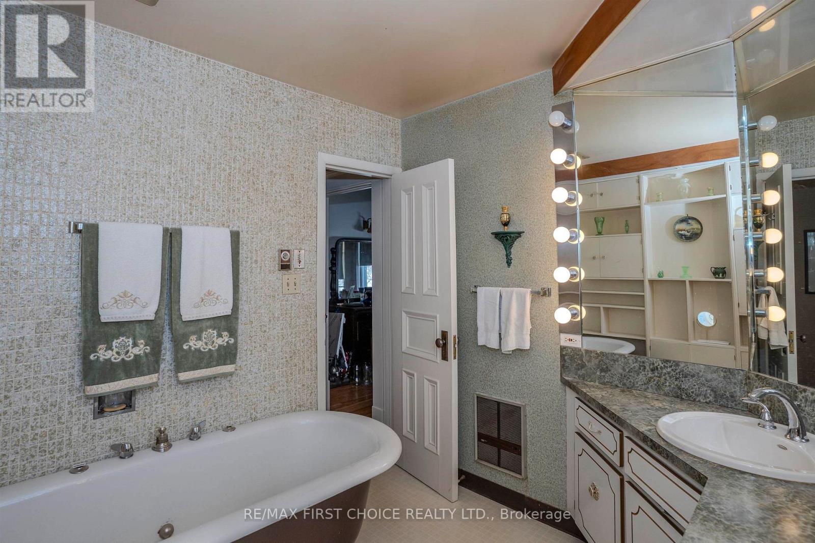 43 SUMMIT AVENUE - Image 34